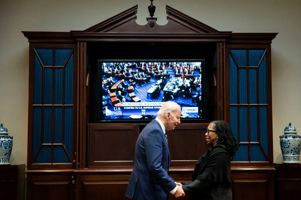 image-959354-President_Biden_and_Ketanji_Brown_Jackson_4-7-22-d3d94.w640.png